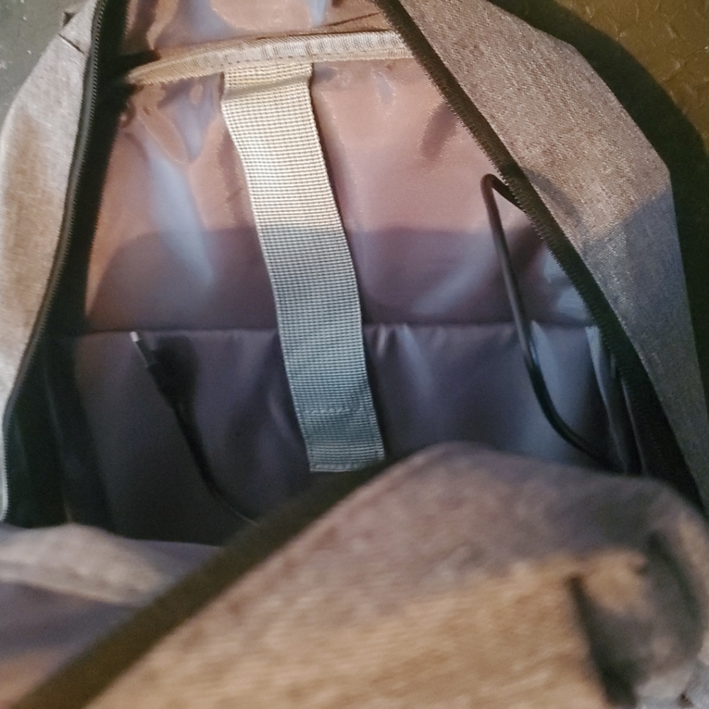 Legendary Gray Computer Backpack Bag Laptops, Ext… - image 5